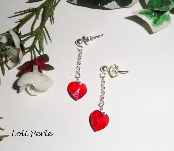 Boucles d'oreilles argent 925 chaine avec coeur en Swarovski rouge