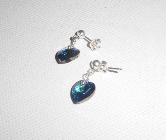 Boucles d'oreilles coeur bleu en cristal de Swarovski sur clous argent 925