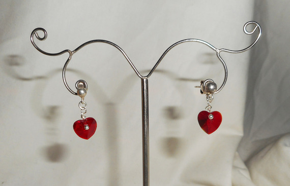 Boucles d'oreilles coeur rouge en cristal de Swarovski sur clous argent 925