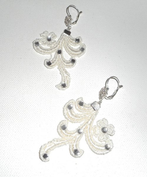 Boucles d'oreilles dentelle arabesque écrue avec cristal de Swarovski