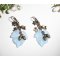 Boucles d'oreilles feuilles bleues avec petits  noeuds et petites noisettes