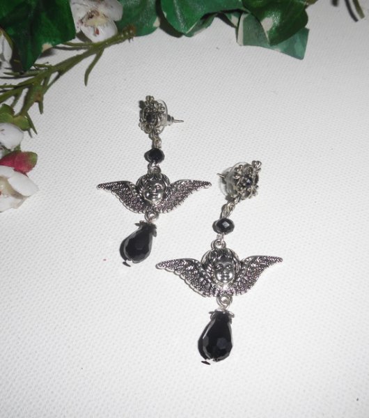 Boucles d'oreilles motif ange avec perles en cristal noir