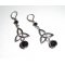 Boucles d'oreilles motif triangle celtique avec perles en cristal de bohème noir sur dormeuses argent