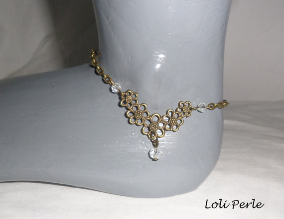 Bracelet/chaine de cheville avec connecteur fleur et cristal