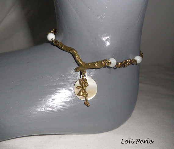 Bracelet/chaine de cheville avec nacre et fée en métal bronze