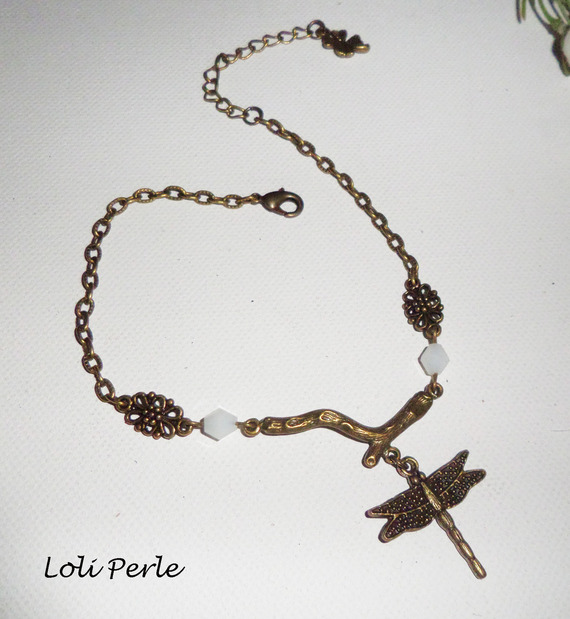 Bracelet/chaine de cheville originale avec libellule et perles en nacre