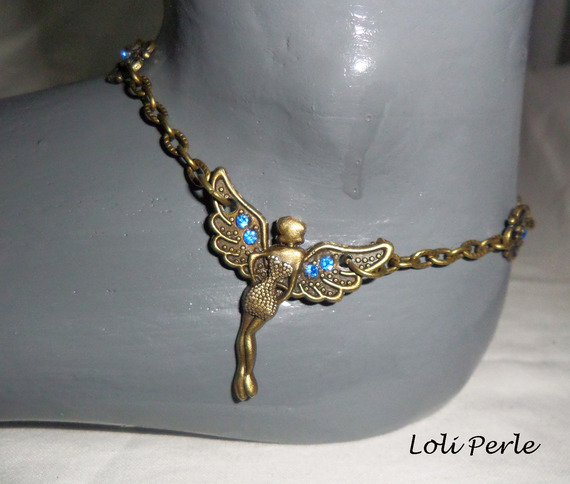 Bracelet/chaine de cheville originale avec fée et cristal bleu sur chaine bronze