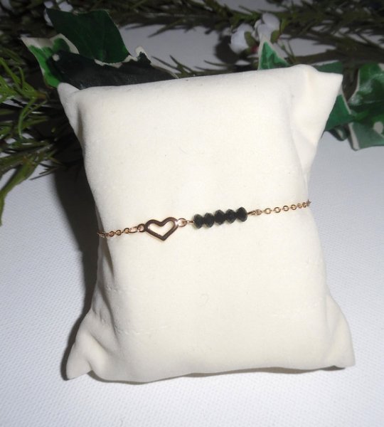Bracelet coeur avec perles en cristal de bohème noir sur chaine plaqué or