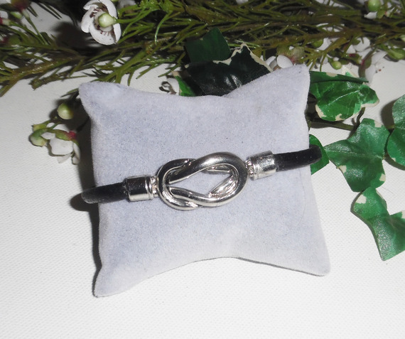 Bracelet cuir avec fermoir noeud aimanté
