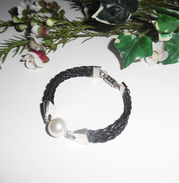 Bracelet  cuir  multi-rangs avec perle de culture