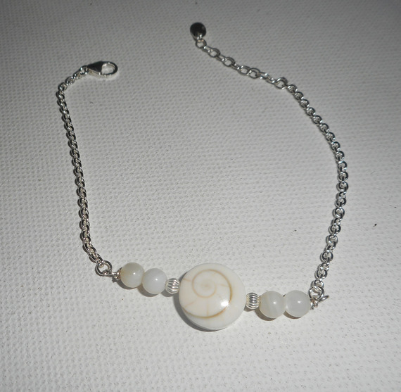 Bracelet oeil de Ste Lucie avec perles de nacre sur chaine argent 925