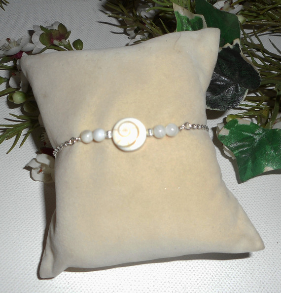 Bracelet oeil de Ste Lucie avec perles de nacre sur chaine argent 925