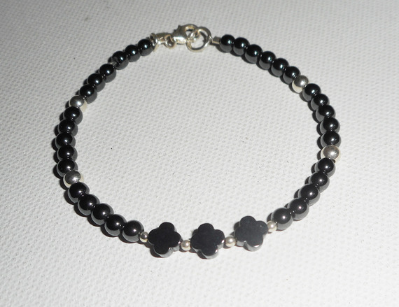 Bracelet original fleurs et petites pierres en hématite avec tubes argent 925