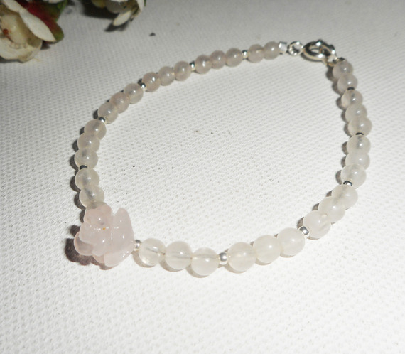 Bracelet perles et rose en quartz rose sur fermoir argent