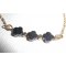 Bracelet  perles et trèfle en pierres d'hématite sur chaine plaqué or