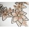 Collier broderie avec fleurs ivoire et perles en verre nacré