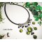 Collier cabochons  en argile et perles fleuris avec cristal noir