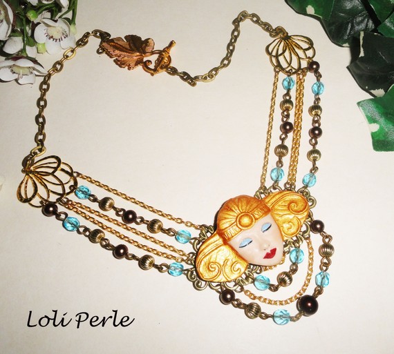 Collier cléopatre avec perles de verre et cristal sur chaine