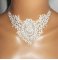 Collier de Cérémonie dentelle écrue motif camé fleuri avec cristal de Swarovski