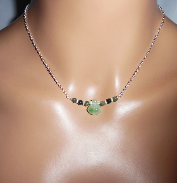 Collier original en argent 925 avec tortue et perles en jade sur chaine