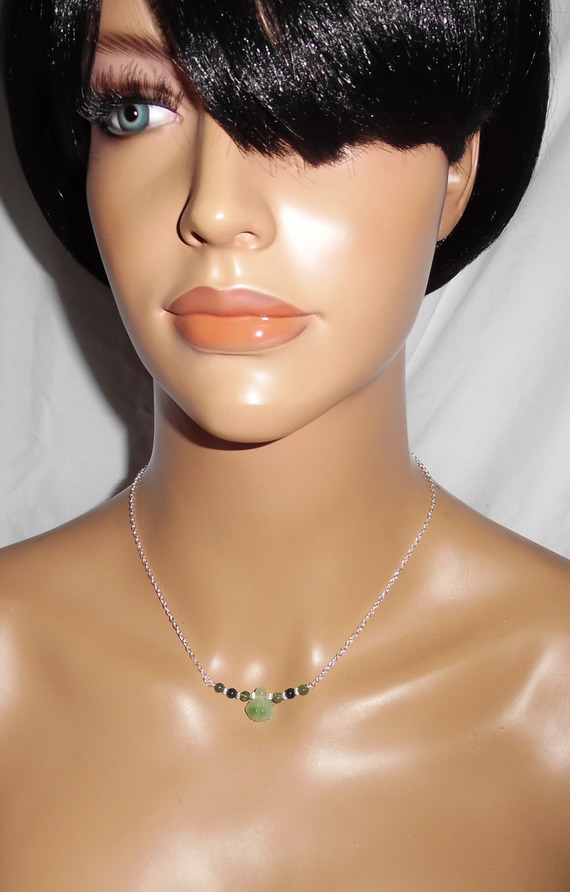 Collier original en argent 925 avec tortue et perles en jade sur chaine