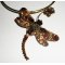 Collier original en métal soudé avec grande libellule en cristal marron et fleur