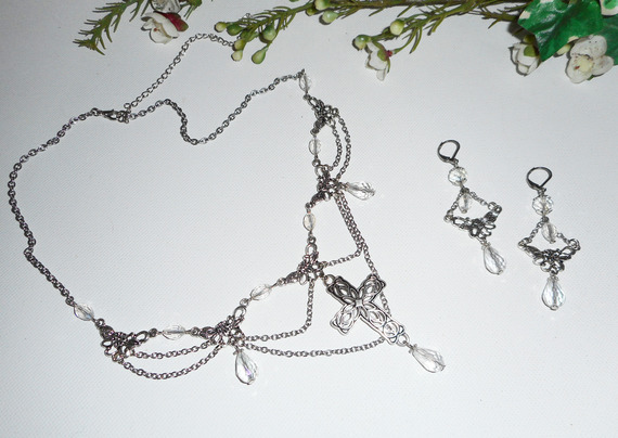 Parure Collier originale avec perles en cristal de bohème jeu de chaine et croix argent