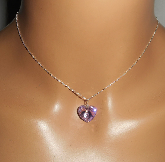 Pendentif coeur mauve en cristal de Swarovski sur chaine argent 925