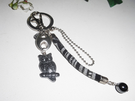 Porte clés pour homme avec hibou en pierre d'hématite corde et chaine