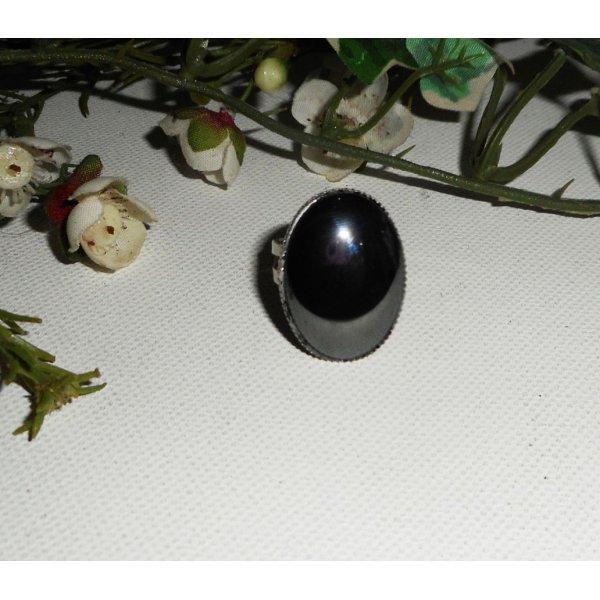 Bague cabochon en pierre d'hématite