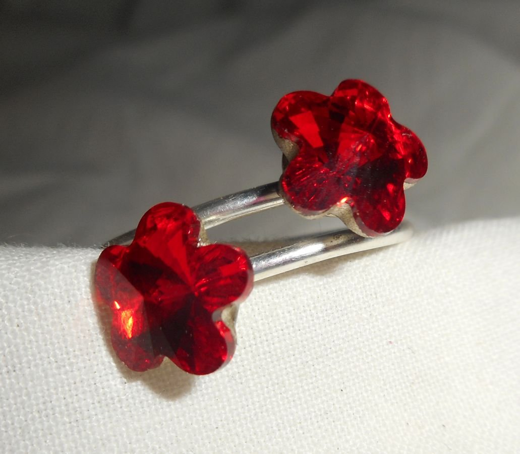 Bague double fleurs en cristal de Swarovski rouge