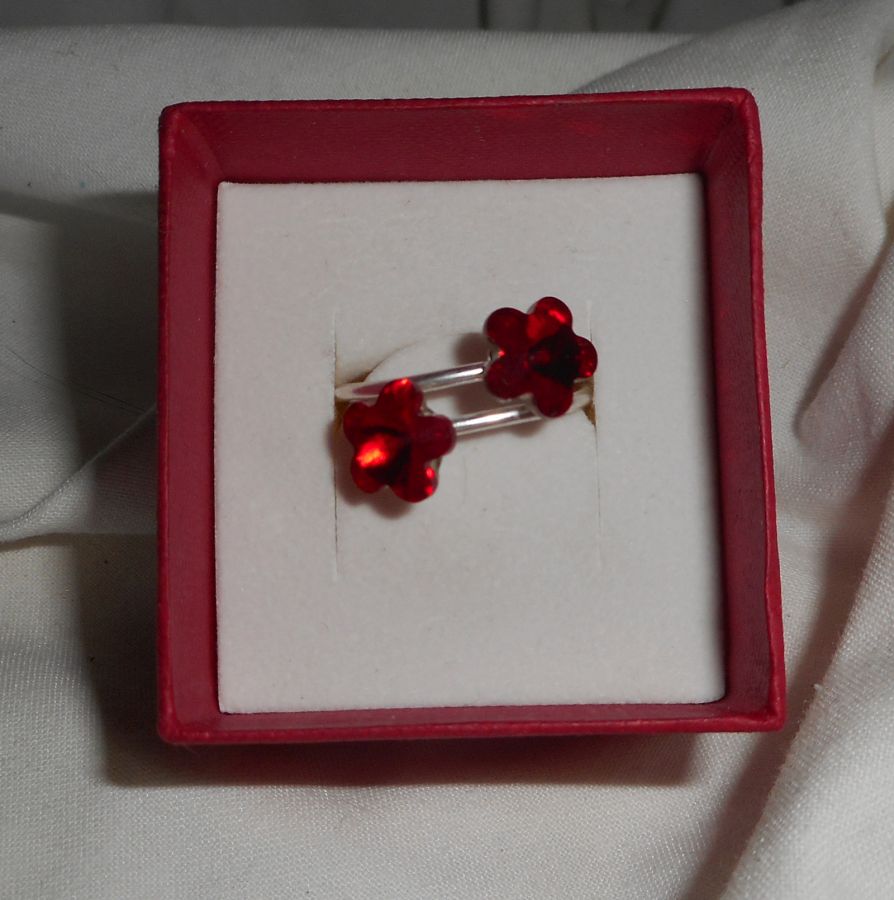 Bague double fleurs en cristal de Swarovski rouge