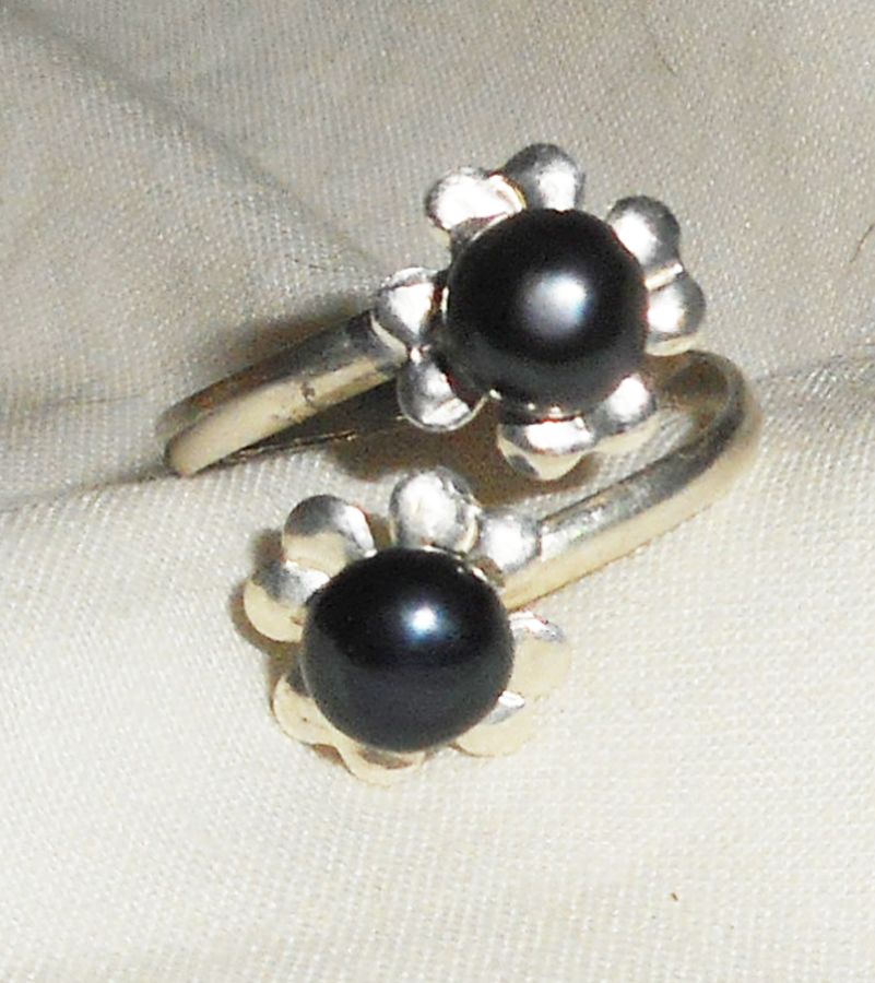 Bague originale en argent 925 avec fleur et perle de culture noire