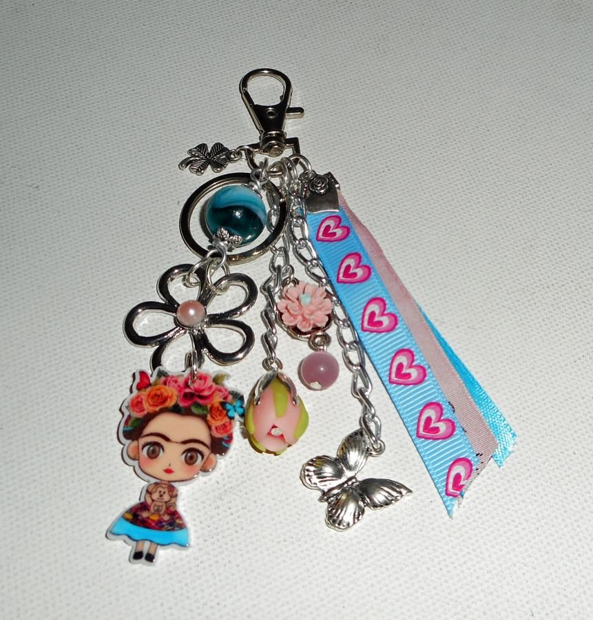 Bijoux de sac/porte clefs Frida rose et bleu avec fleurs et rubans