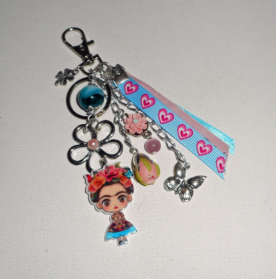 Bijoux de sac/porte clefs Frida rose et bleu avec fleurs et rubans