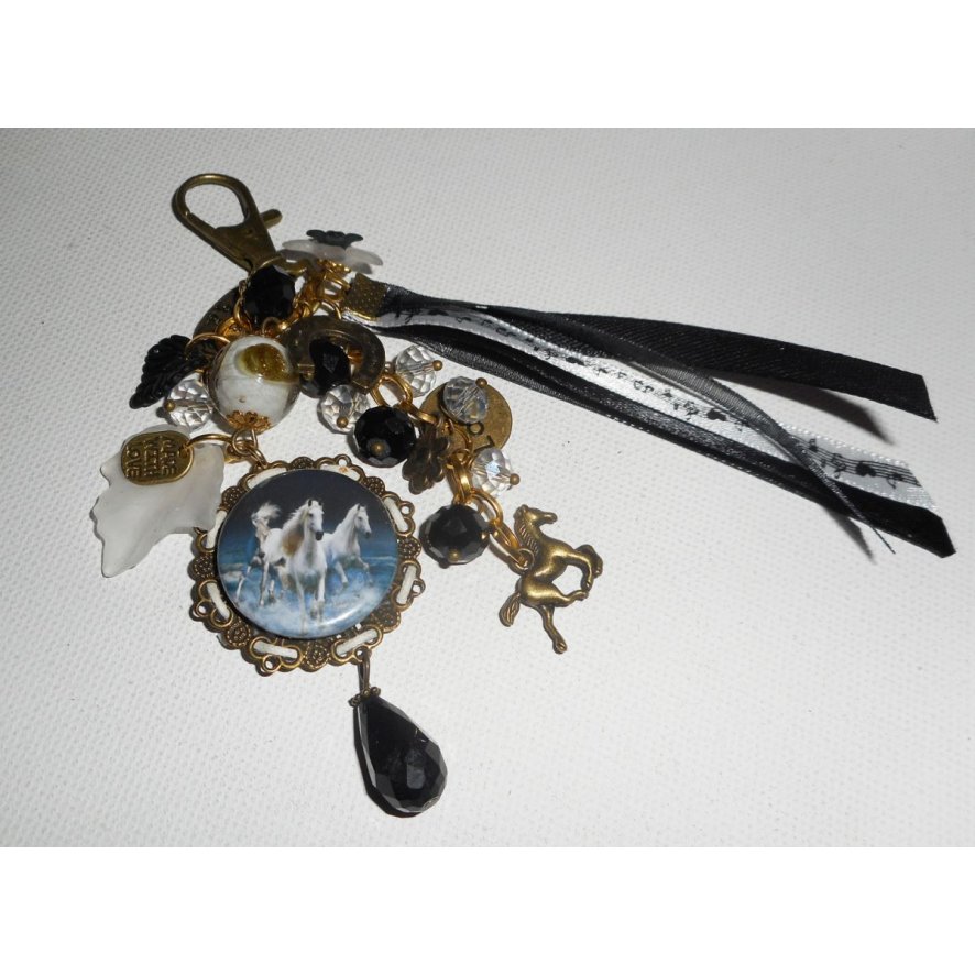 Bijoux de sac/porte clefs chevaux avec perles en cristal et rubans 