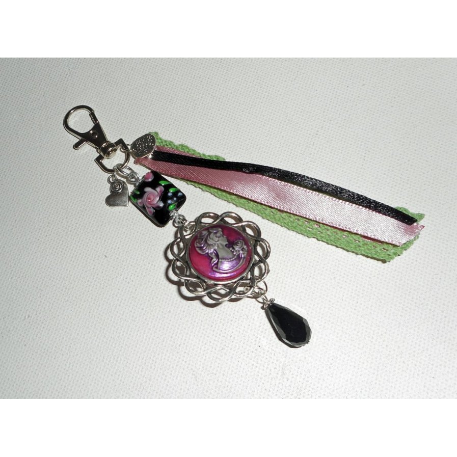 Bijoux de sac/porte clefs perle fleurie en verre et camé avec rubans