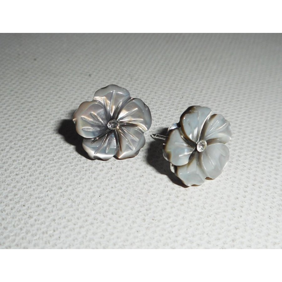 Boucles d'oreilles argent 925 avec fleur de nacre grise