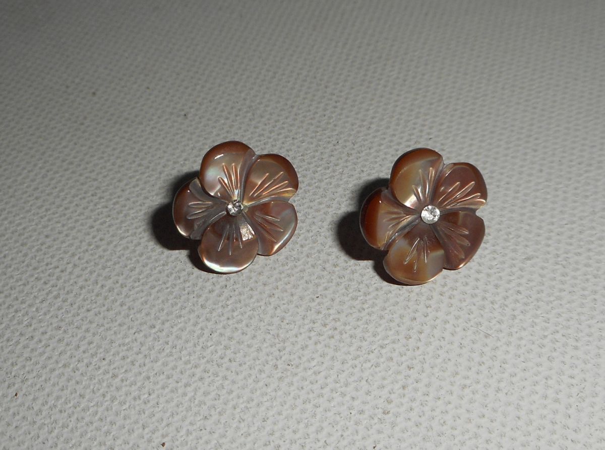 Boucles d'oreilles argent 925 avec fleur de nacre marron