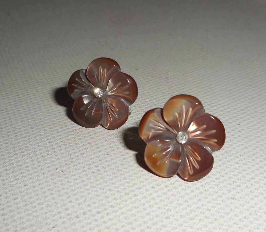 Boucles d'oreilles argent 925 avec fleur de nacre marron