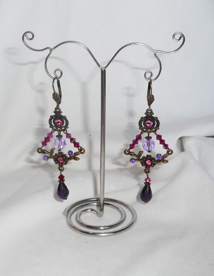 Boucles d'oreilles connecteurs fleuris avec perles en cristal violet et vert