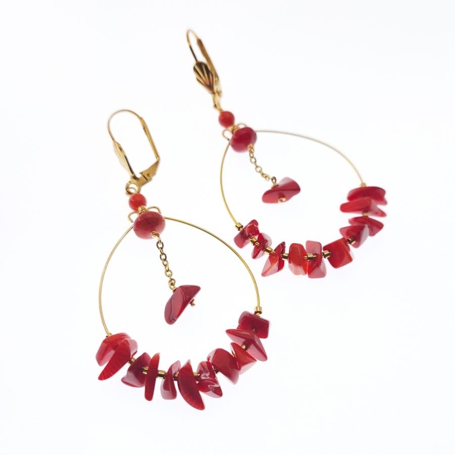 Boucles d'oreilles rouges en gorgone 