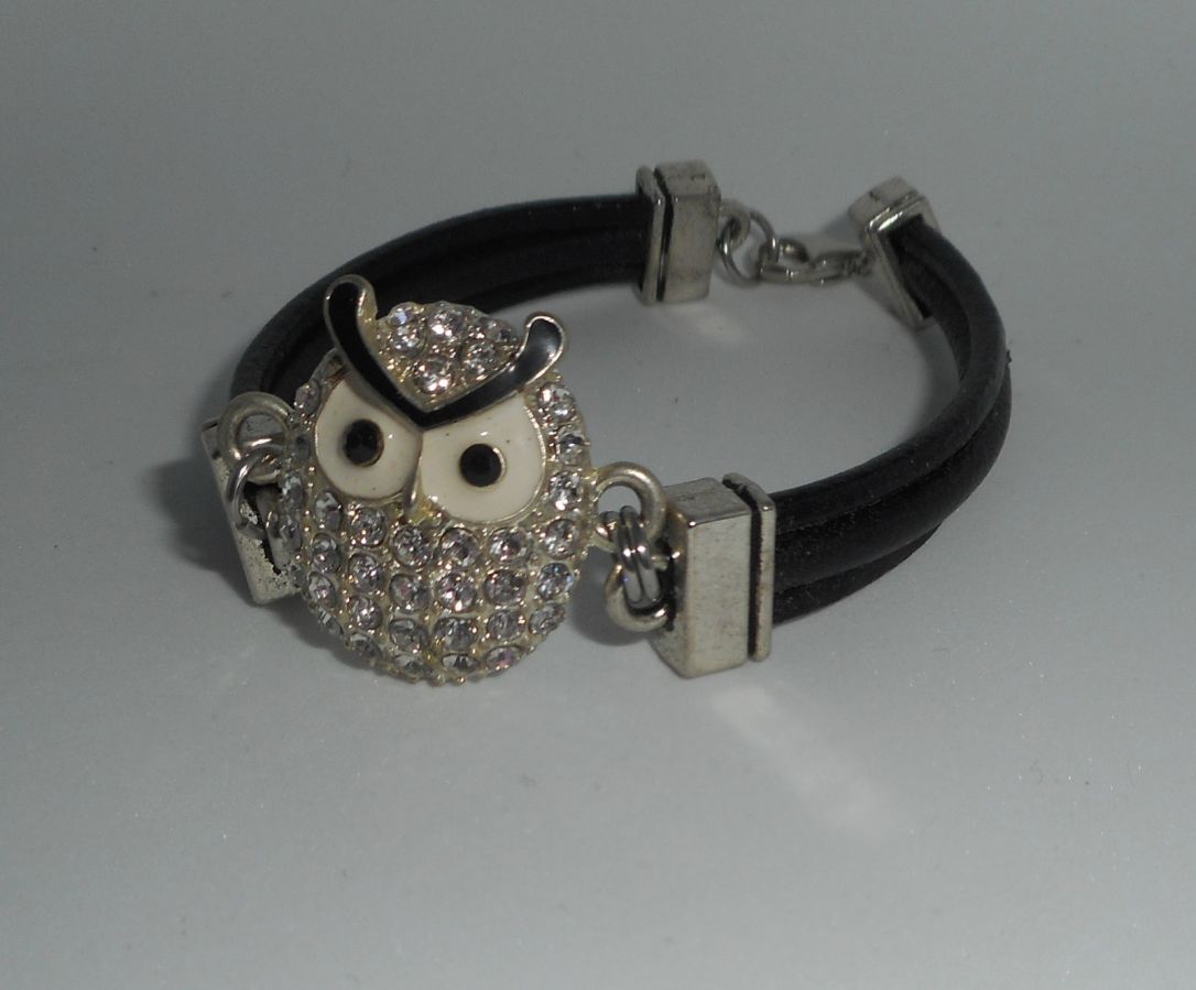 Bracelet cuir multi-rangs avec chouette en strass