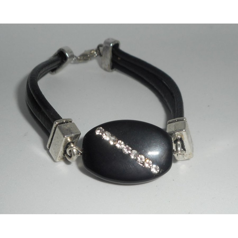 Bracelet cuir multi-rangs avec pierre en onyx et cristal