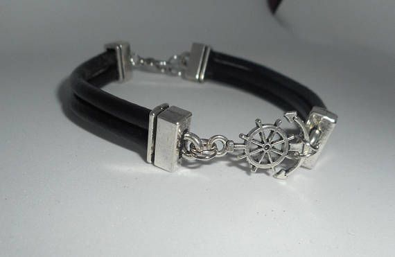 Bracelet cuir noir multi-rangs avec gouvernail en métal argent