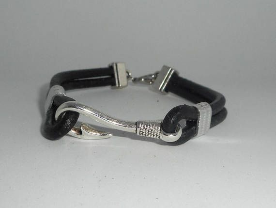 Bracelet cuir noir multi-rangs avec hameçon en métal argent