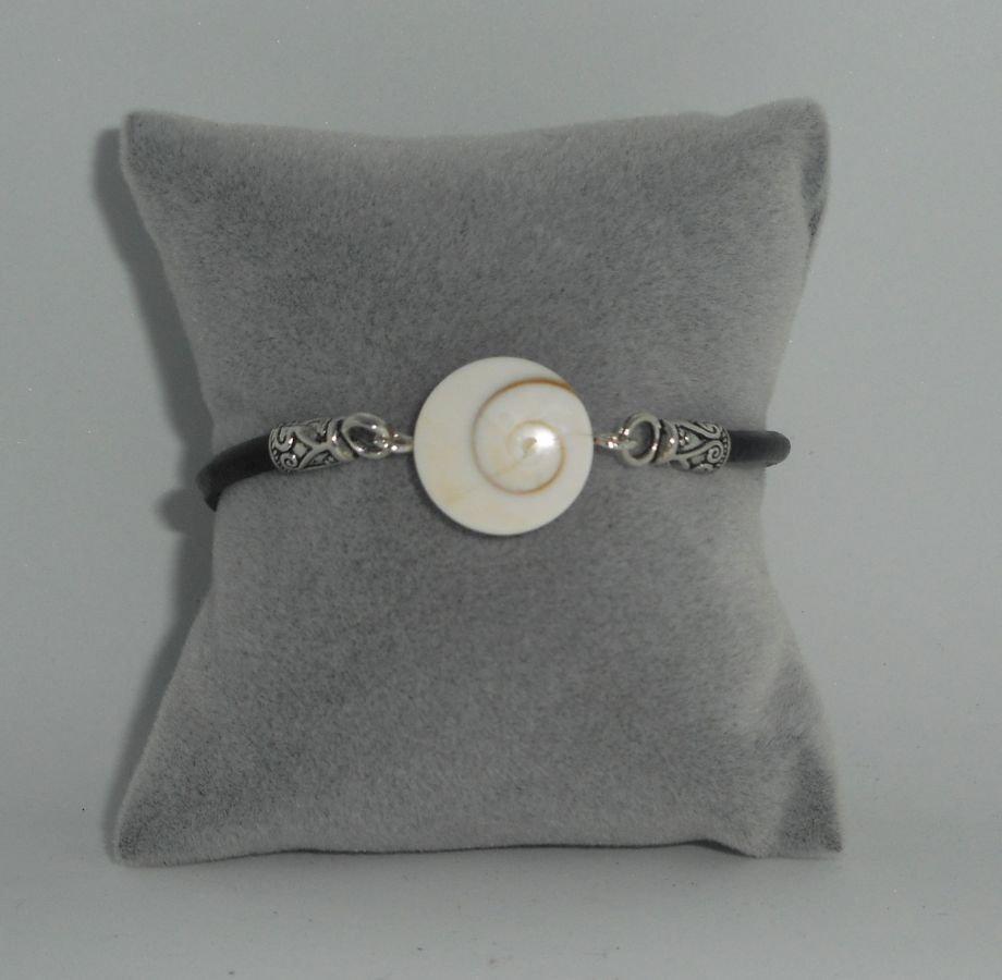 Bracelet cuir noir avec oeil de ste Lucie