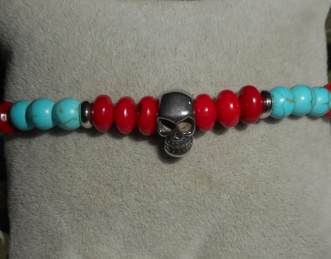 Bracelet en gorgone et turquoise avec tête de mort en acier inoxydable