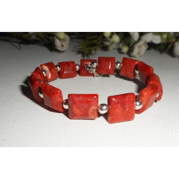 Bracelet en perles carrées en gorgone rouge