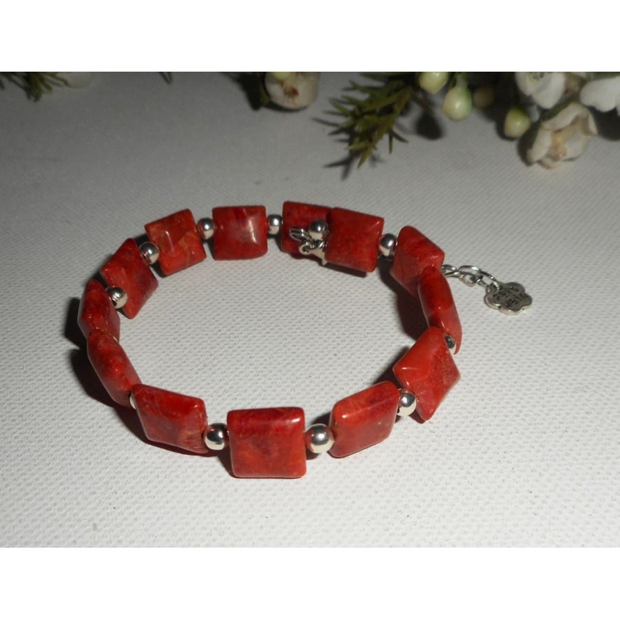 Bracelet en perles carrées en gorgone rouge